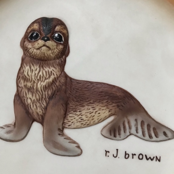 1979 Roger Brown seal pup plate in like new condition. - Picture 2 of 16